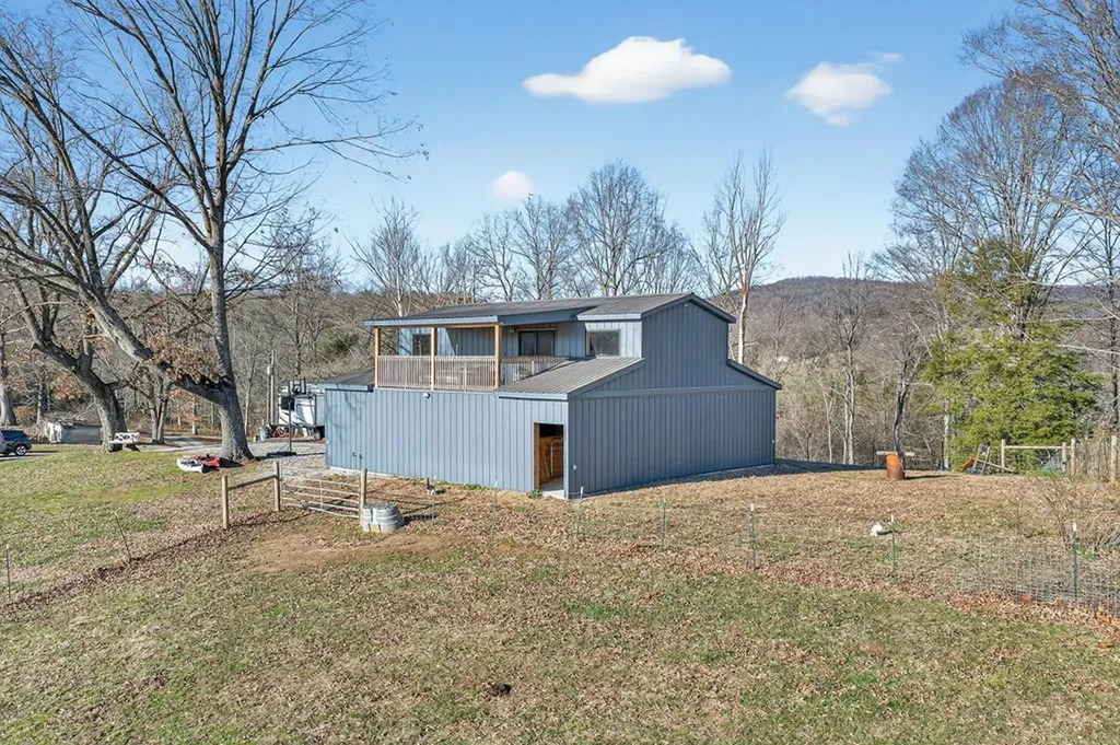 8225 Red Hill Road Pall Mall TN 38577