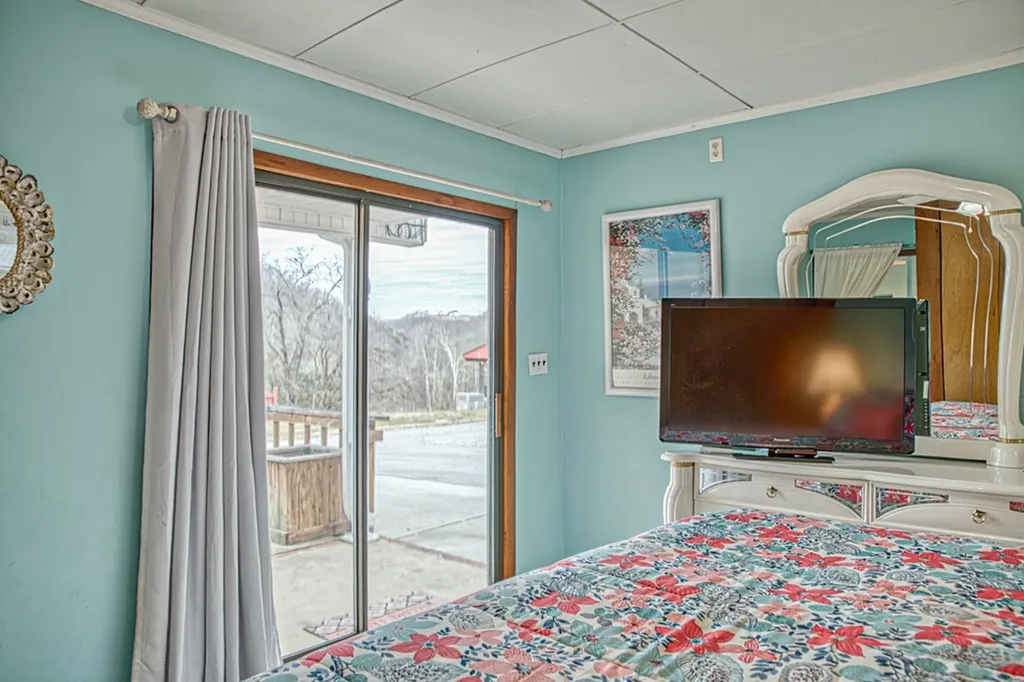 1369 Austin Lake Road Baxter TN 38544