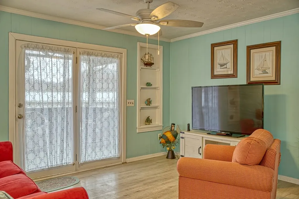 1369 Austin Lake Road Baxter TN 38544