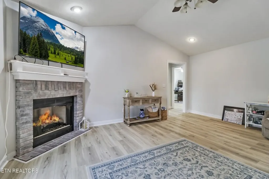 93 Tower Way Allardt TN 38504-5129