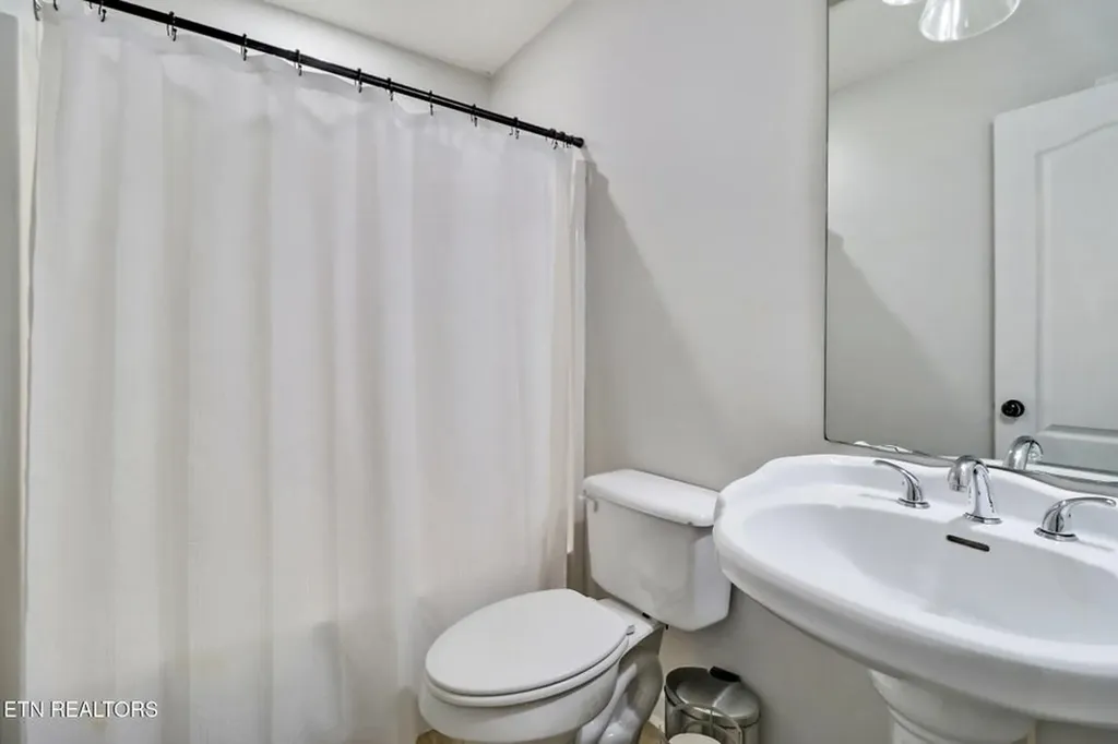 93 Tower Way Allardt TN 38504-5129