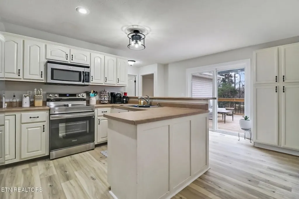 93 Tower Way Allardt TN 38504-5129