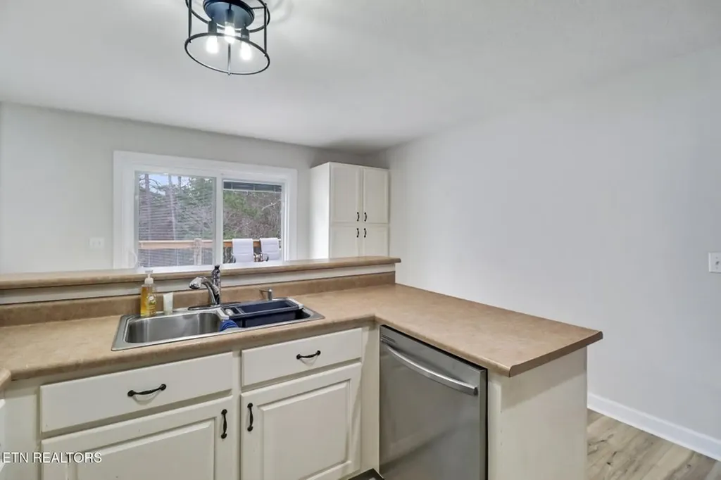 93 Tower Way Allardt TN 38504-5129