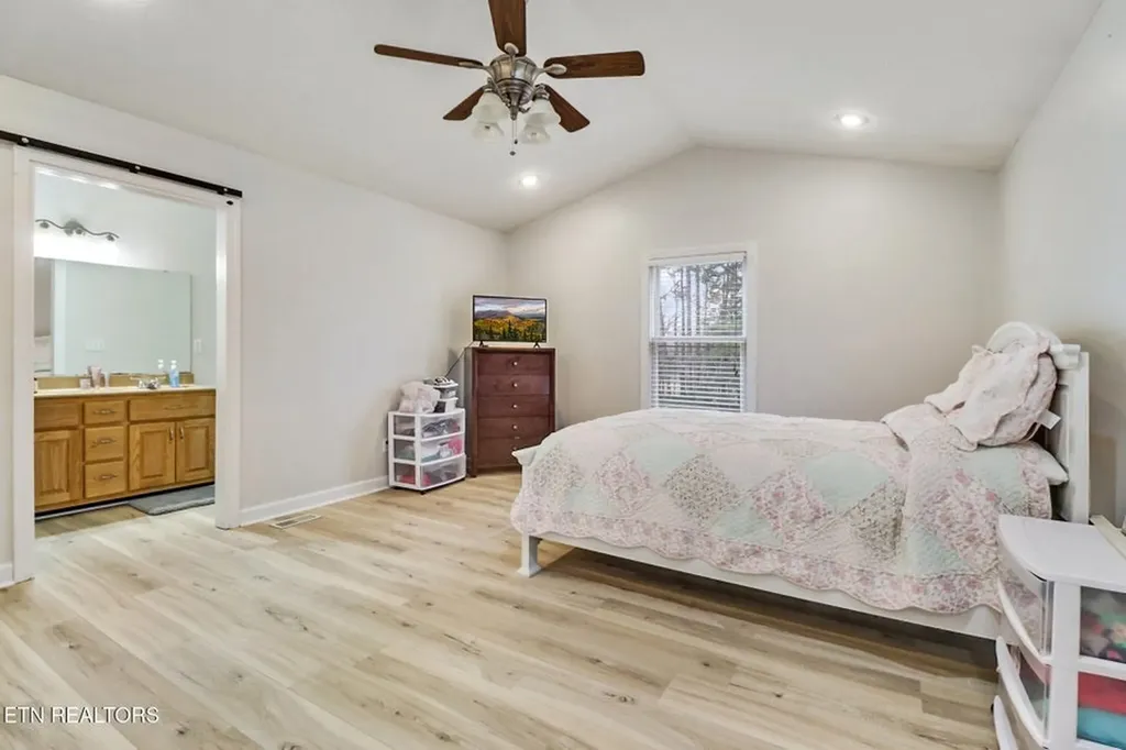 93 Tower Way Allardt TN 38504-5129