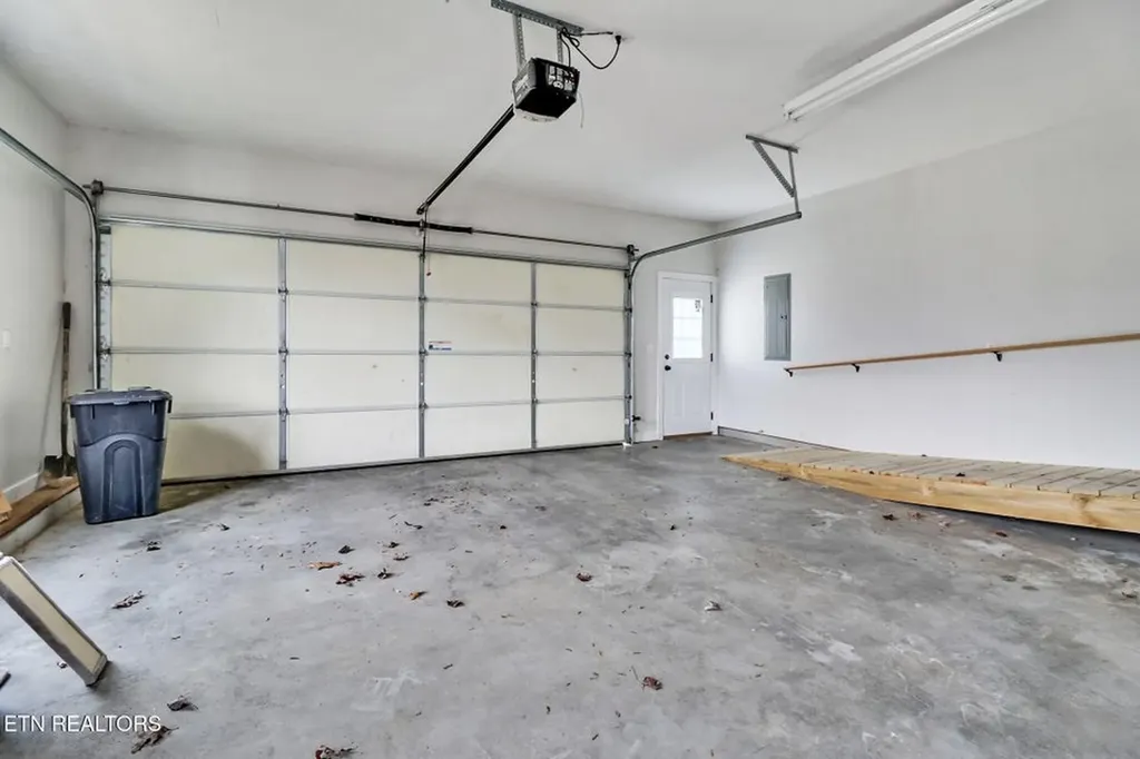 93 Tower Way Allardt TN 38504-5129