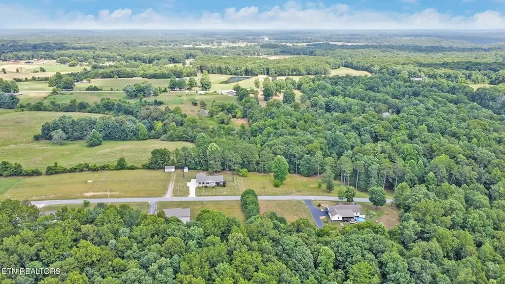 93 Tower Way Allardt TN 38504-5129