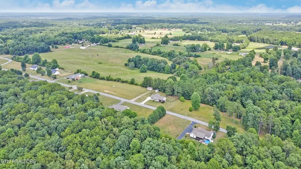 93 Tower Way Allardt TN 38504-5129