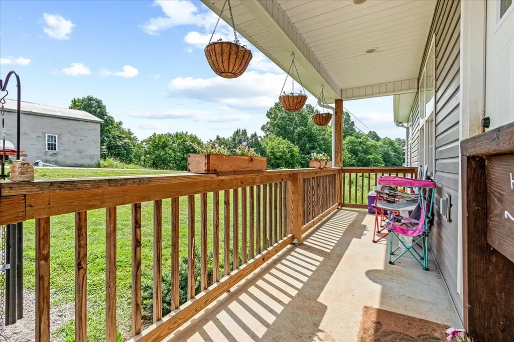 2190 Sullivan Knowles Road Sparta TN 38583