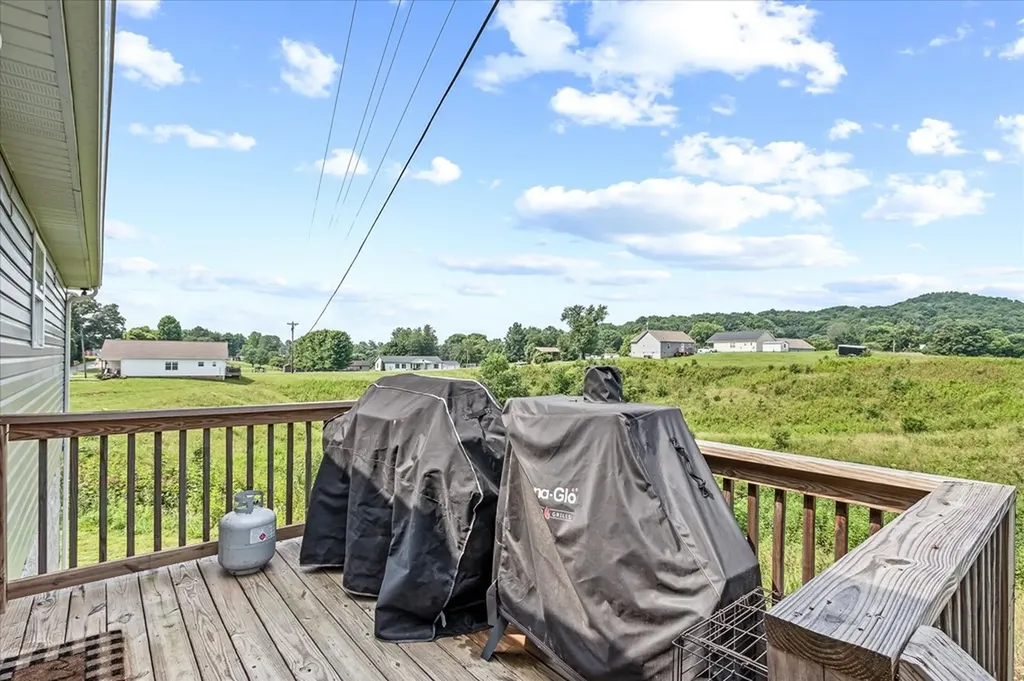 2190 Sullivan Knowles Road Sparta TN 38583