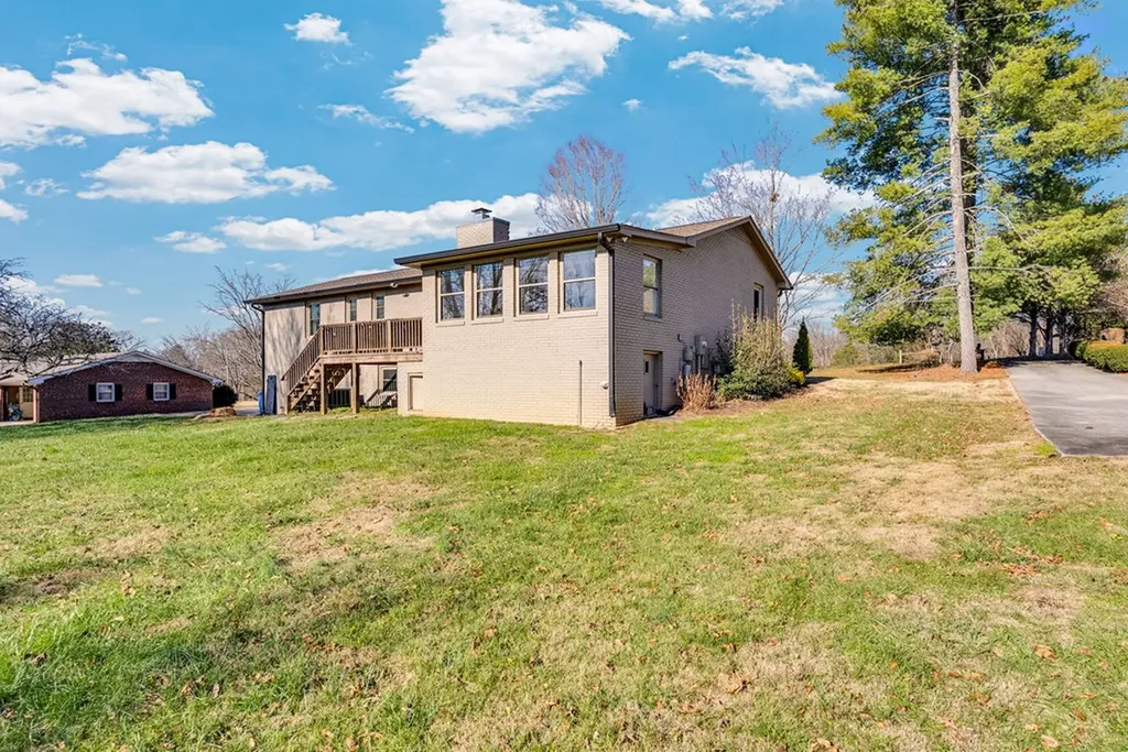 1868 Herbert Garrett Road Cookeville TN 38506