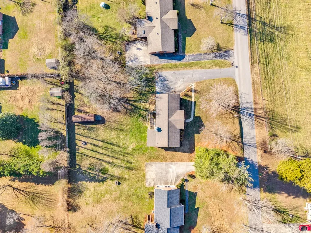 1868 Herbert Garrett Road Cookeville TN 38506