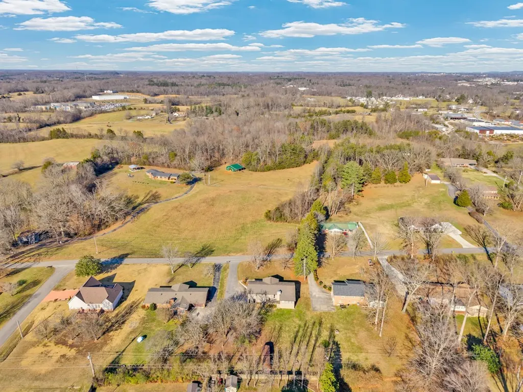 1868 Herbert Garrett Road Cookeville TN 38506