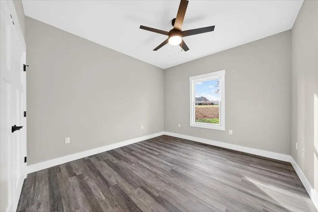 941 E Deer Creek Drive Crossville TN 38571
