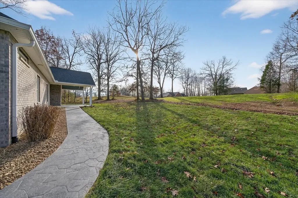 941 E Deer Creek Drive Crossville TN 38571
