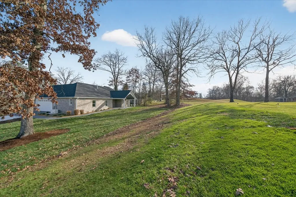 941 E Deer Creek Drive Crossville TN 38571