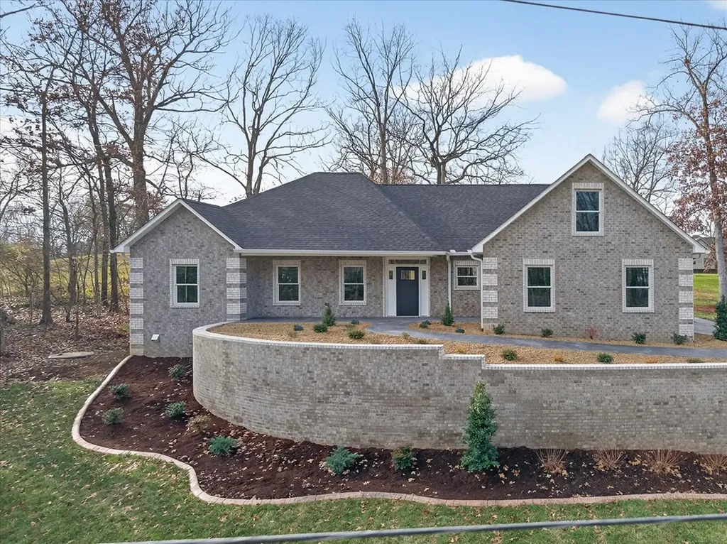 941 E Deer Creek Drive Crossville TN 38571