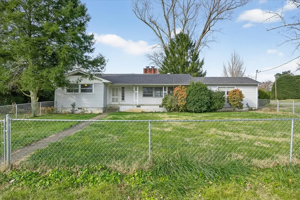 203 Cherry Street Pikeville TN 37367