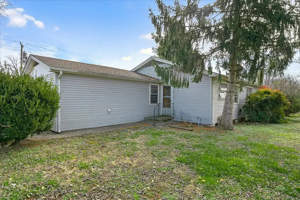 203 Cherry Street Pikeville TN 37367