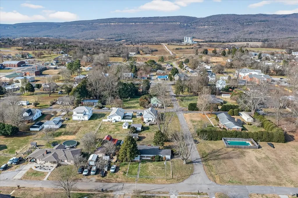 203 Cherry Street Pikeville TN 37367