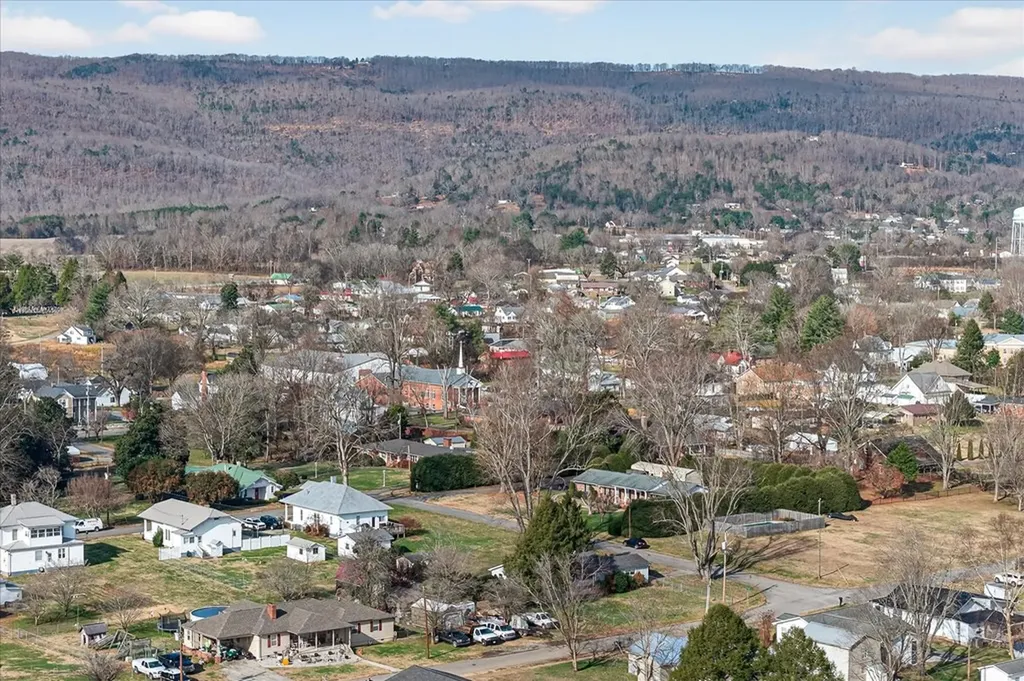 203 Cherry Street Pikeville TN 37367