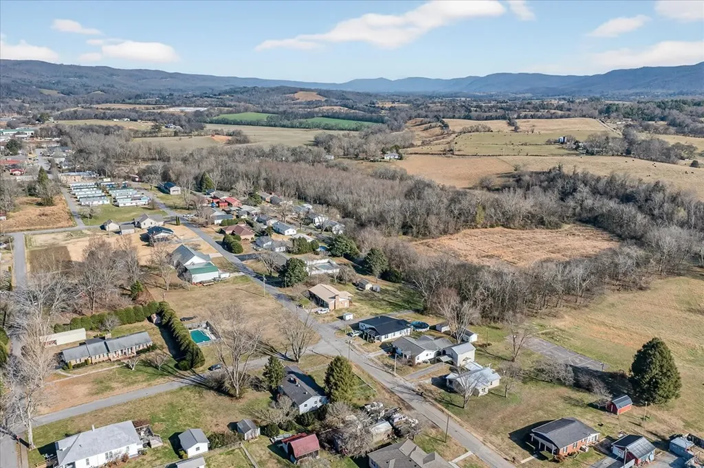 203 Cherry Street Pikeville TN 37367