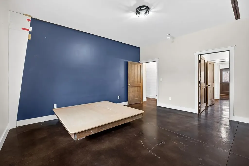 1423 Moodyville Loop Byrdstown TN 38549