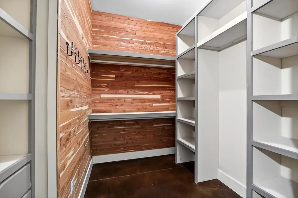 1423 Moodyville Loop Byrdstown TN 38549