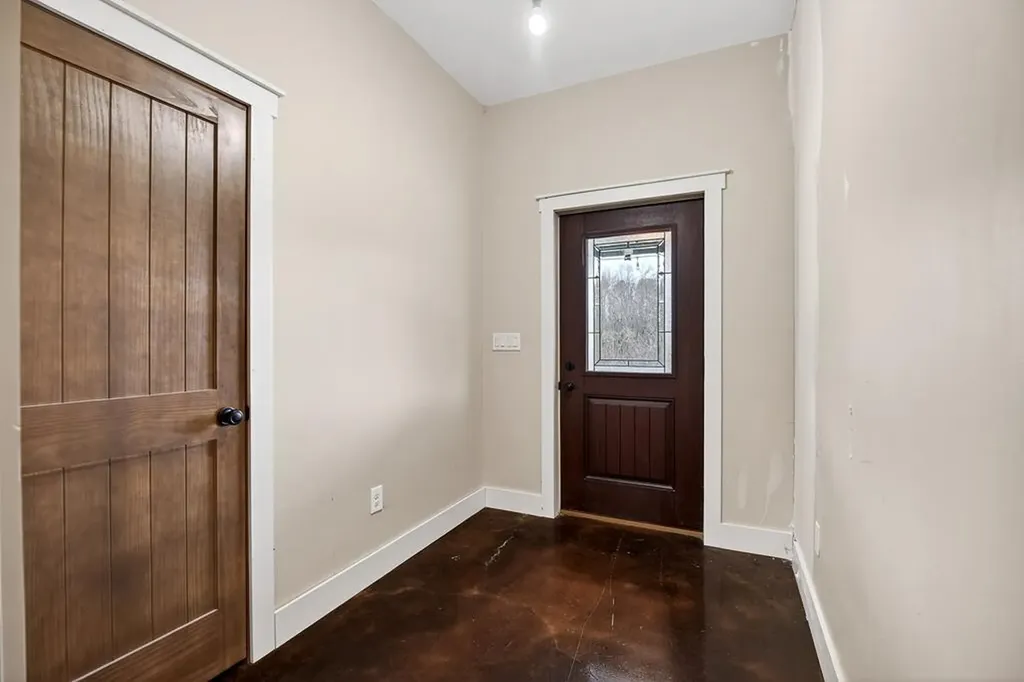 1423 Moodyville Loop Byrdstown TN 38549