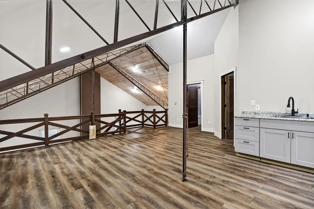 1423 Moodyville Loop Byrdstown TN 38549