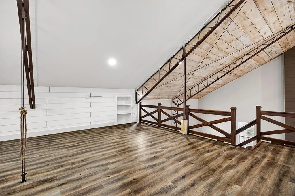 1423 Moodyville Loop Byrdstown TN 38549