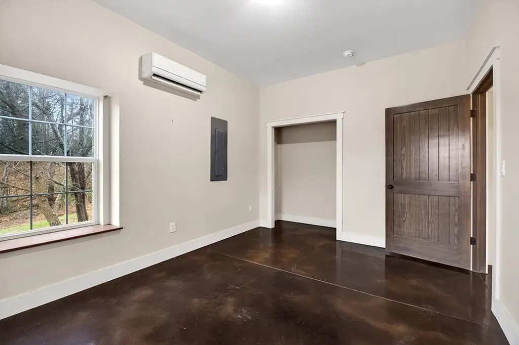 1423 Moodyville Loop Byrdstown TN 38549