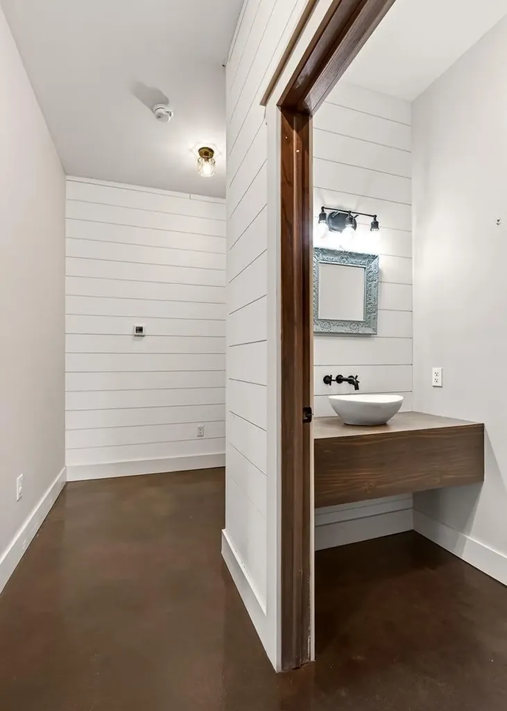 1423 Moodyville Loop Byrdstown TN 38549