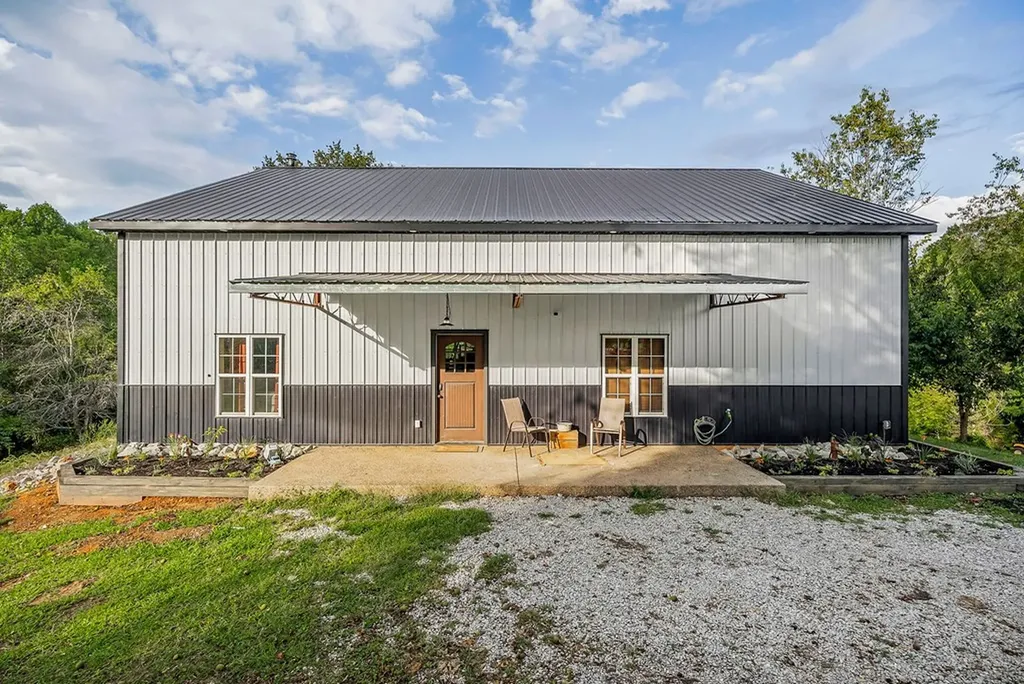 1423 Moodyville Loop Byrdstown TN 38549