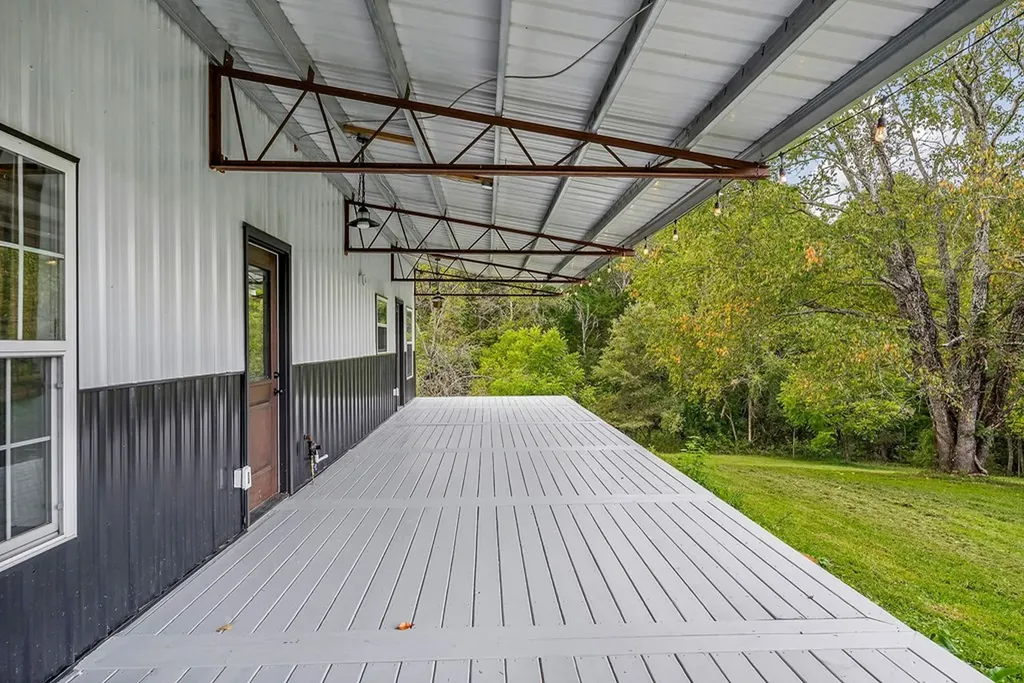 1423 Moodyville Loop Byrdstown TN 38549