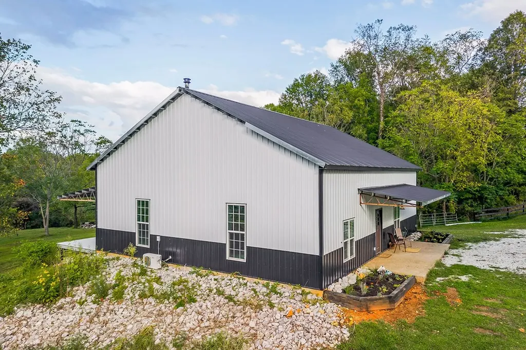 1423 Moodyville Loop Byrdstown TN 38549