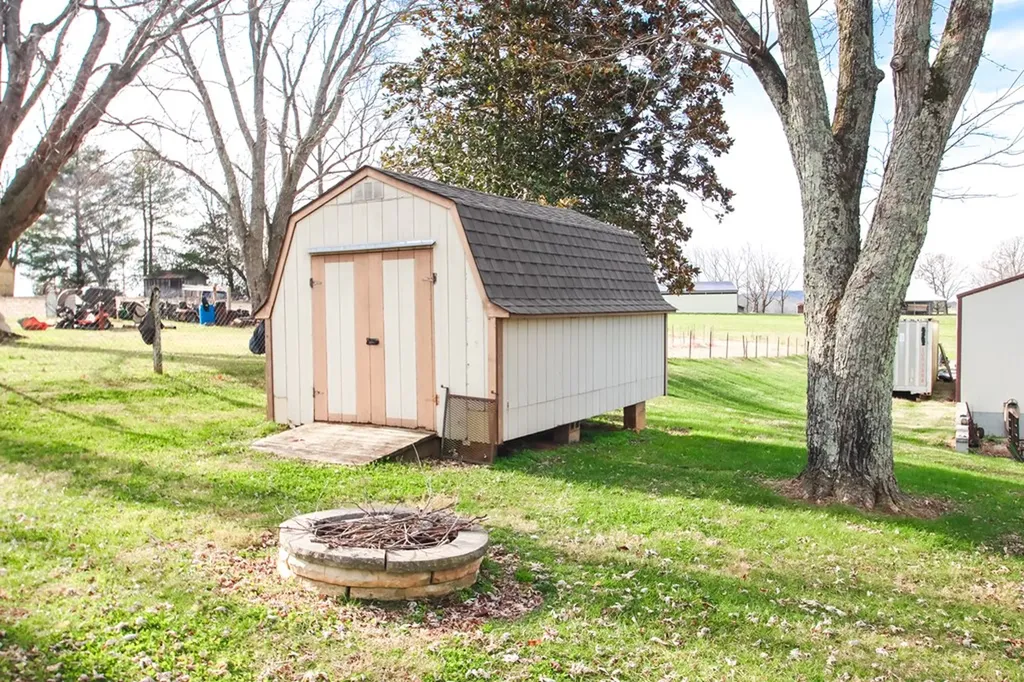 3035 Monterey Highway Sparta TN 38583