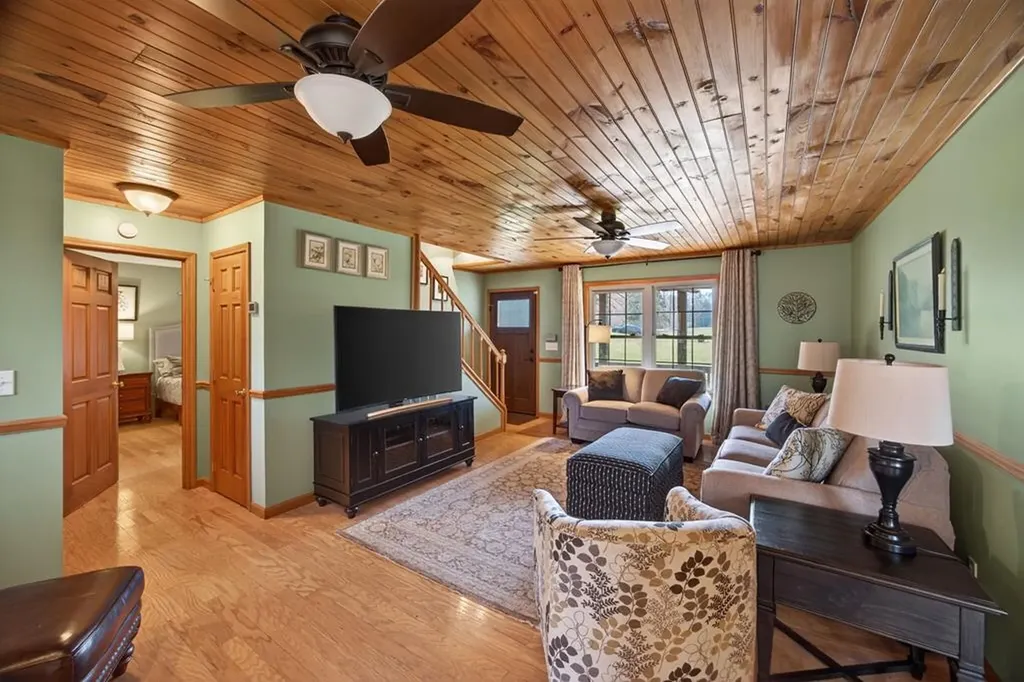 165 Eagle Crest Drive Byrdstown TN 38549