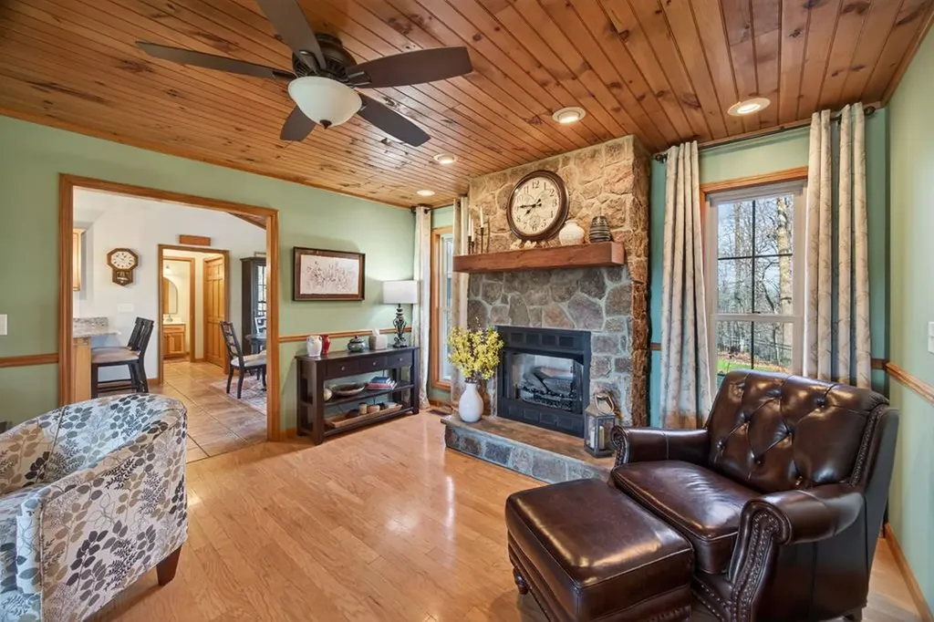 165 Eagle Crest Drive Byrdstown TN 38549