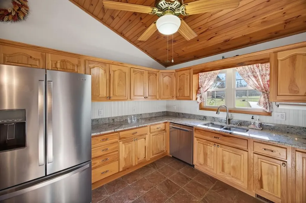 165 Eagle Crest Drive Byrdstown TN 38549