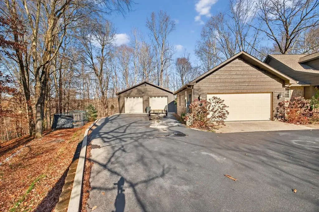 165 Eagle Crest Drive Byrdstown TN 38549