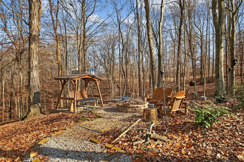 165 Eagle Crest Drive Byrdstown TN 38549