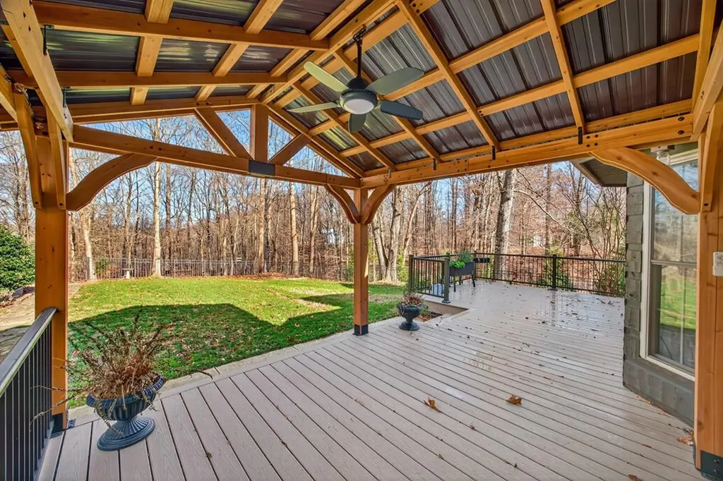 165 Eagle Crest Drive Byrdstown TN 38549