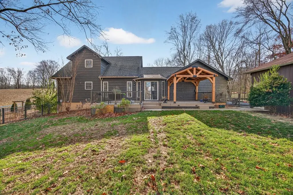 165 Eagle Crest Drive Byrdstown TN 38549