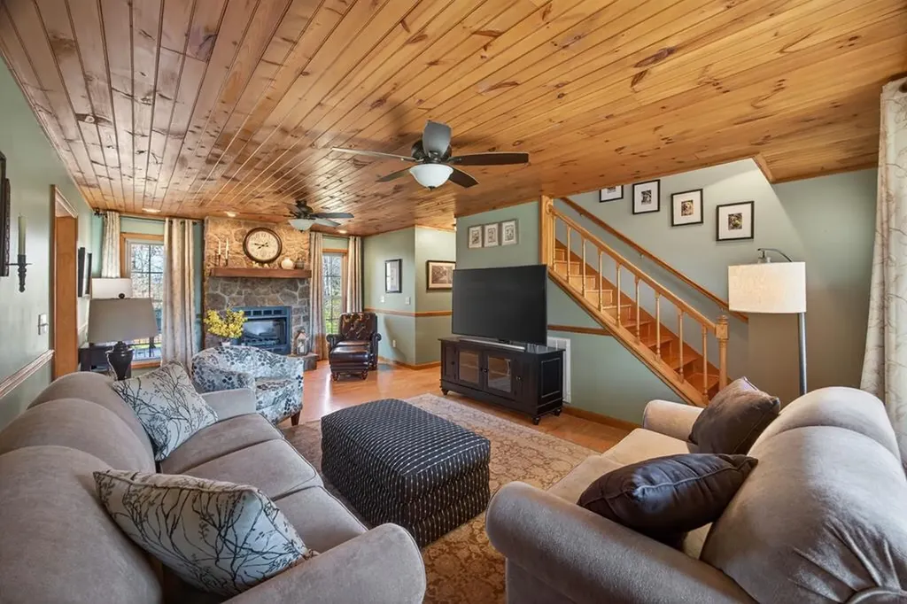 165 Eagle Crest Drive Byrdstown TN 38549