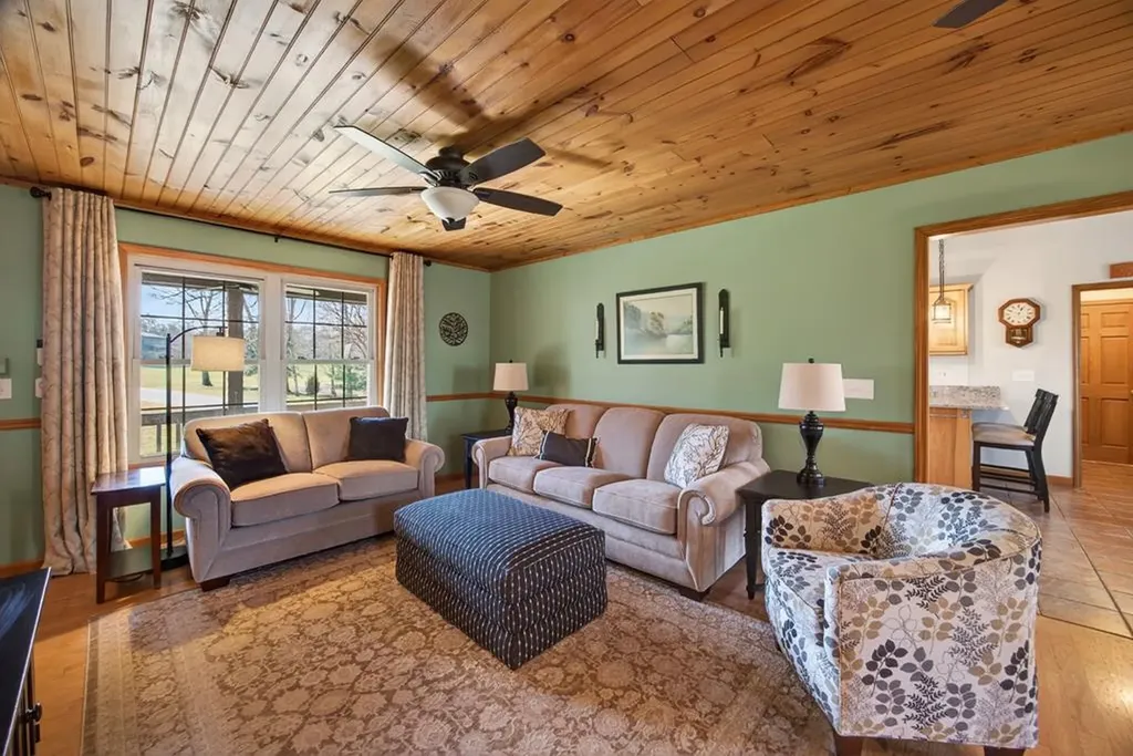 165 Eagle Crest Drive Byrdstown TN 38549