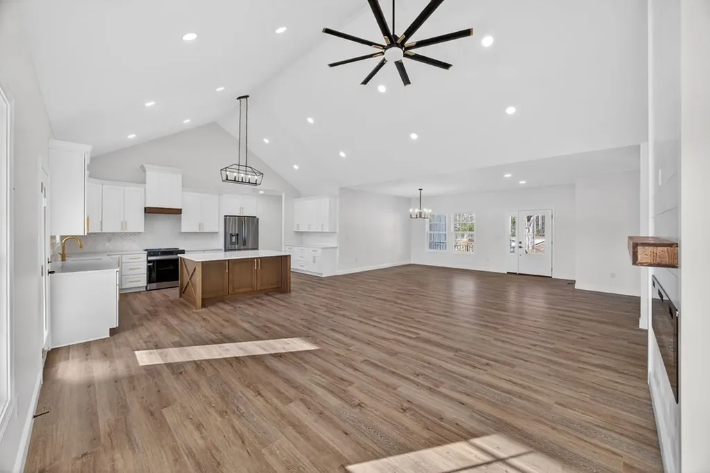 6572 Thomas Twin Oaks Road Baxter TN 38544