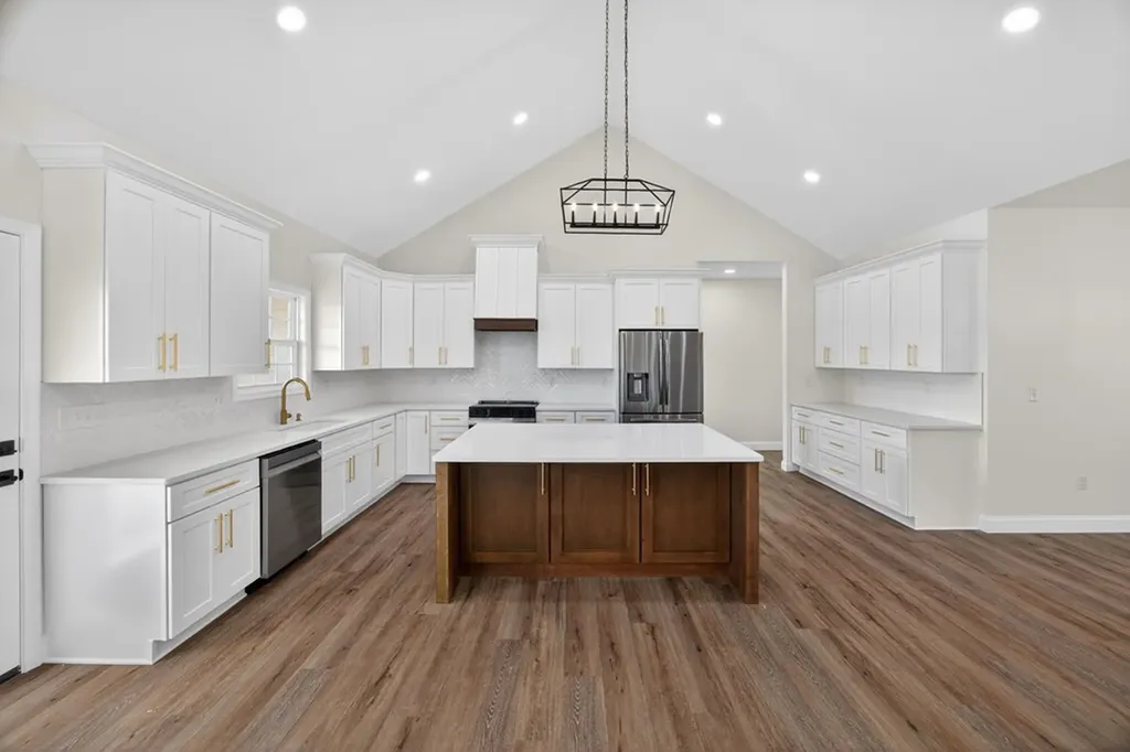 6572 Thomas Twin Oaks Road Baxter TN 38544