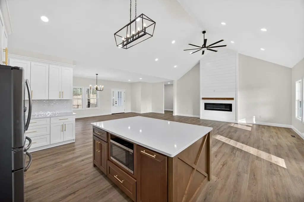 6572 Thomas Twin Oaks Road Baxter TN 38544