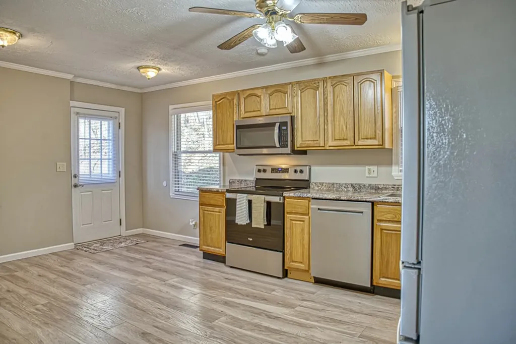 162 Schelley Knob Lane Gainesboro TN 38562