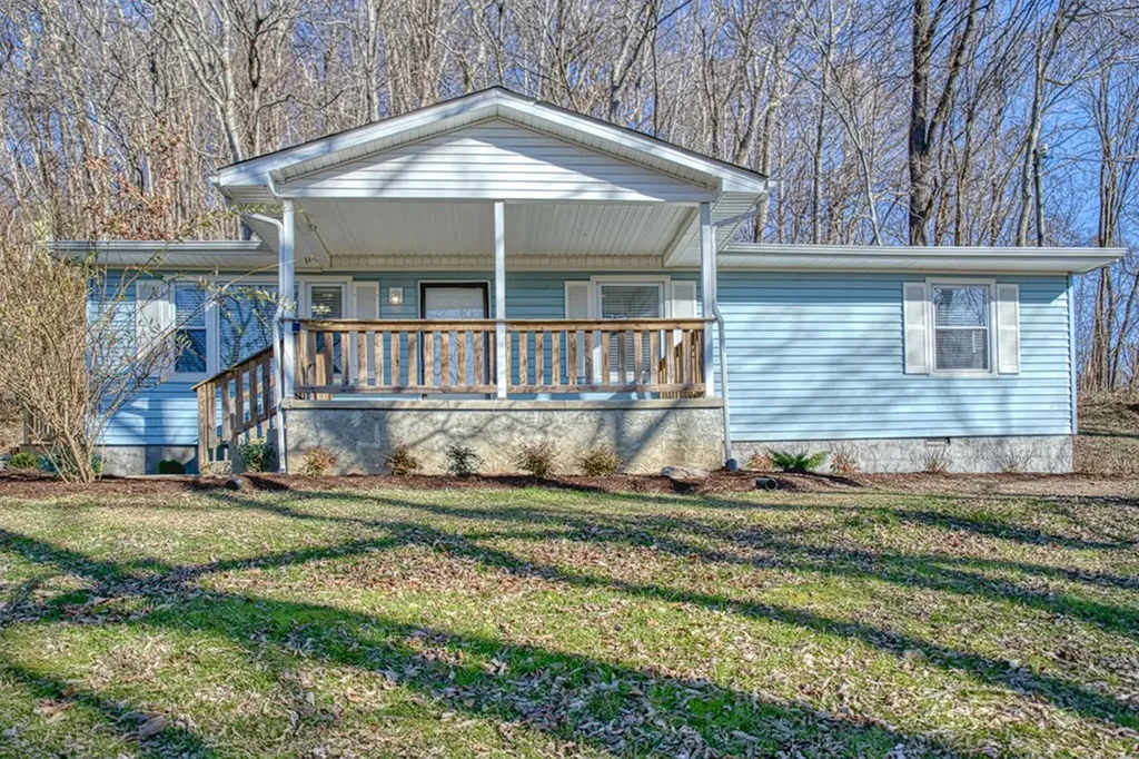 162 Schelley Knob Lane Gainesboro TN 38562